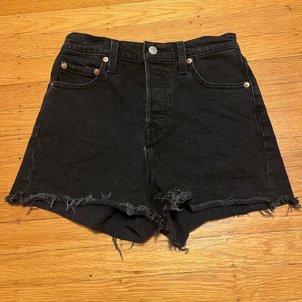 Levi’s Ribcage Denim Short – Washed Black, Size 26